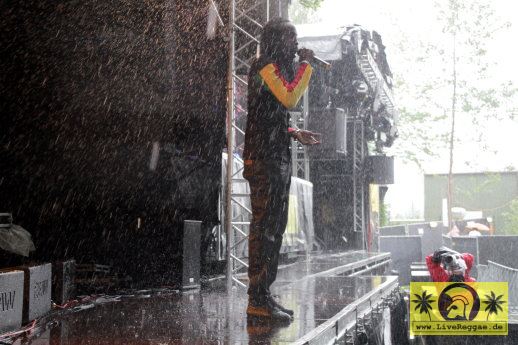 Nesbeth (Jam) with The House Of Riddim Band 21. Reggae Jam Festival - Bersenbrueck 25. Juli 2015 (2).JPG